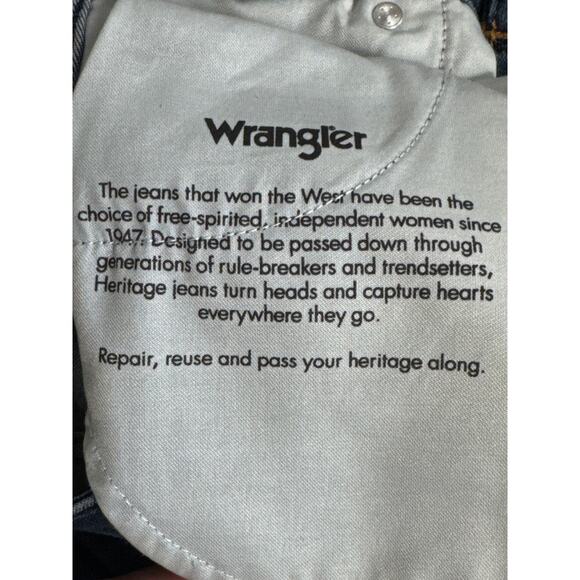 NWT Wrangler Women's Wanderer Dark Wash High Rise Stretch Flare Jeans Size 26 - Picture 14 of 15